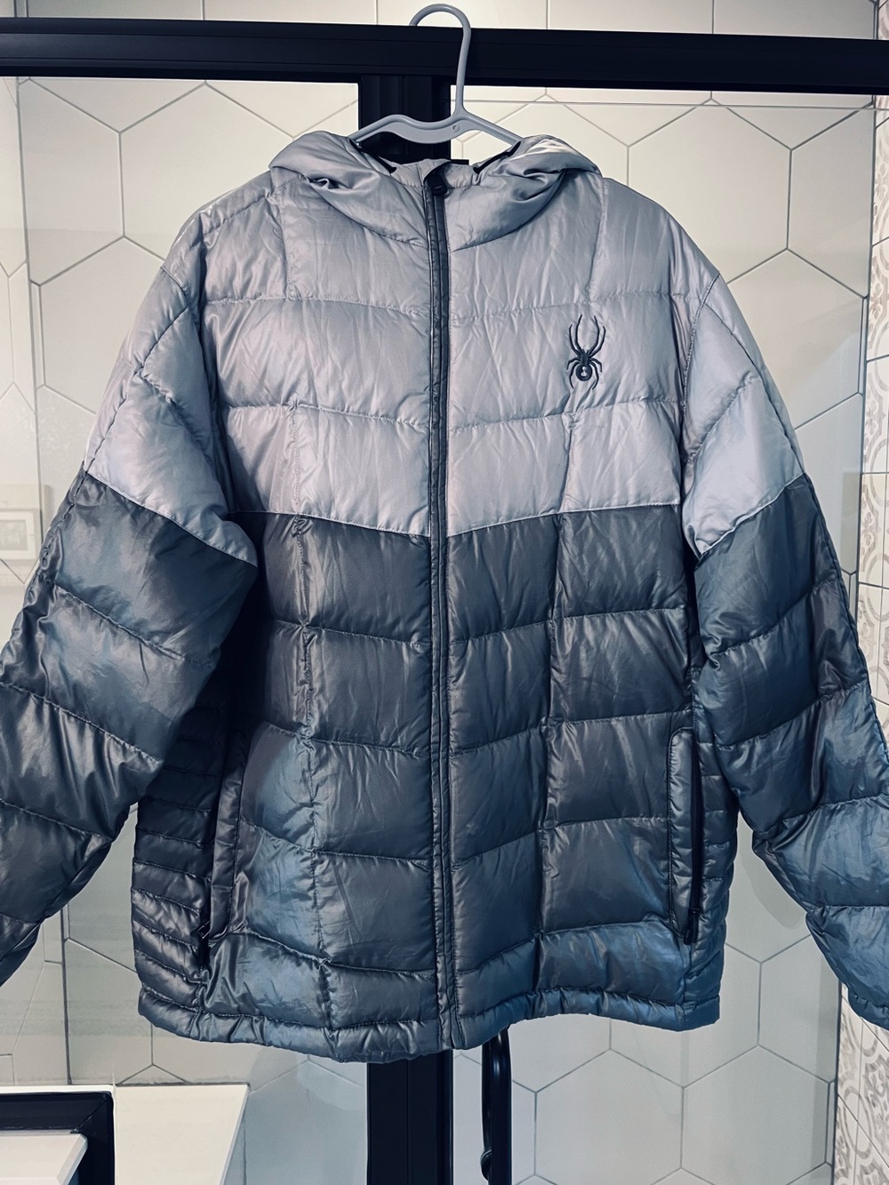 Spyder Two-Tone Gray Hooded Puffer Jacket Men’s XL